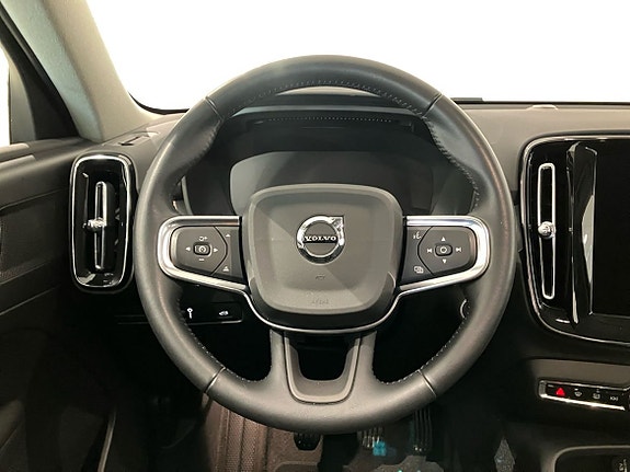 Volvo XC40 11 of 14