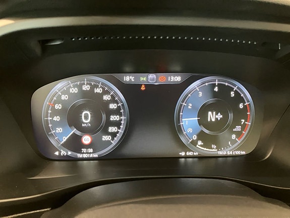 Volvo XC40 12 of 14