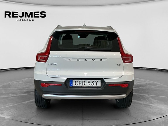 Volvo XC40 8 of 14