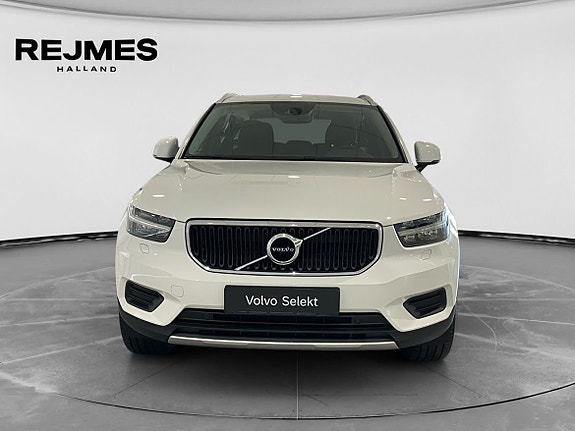 Volvo XC40 9 of 14