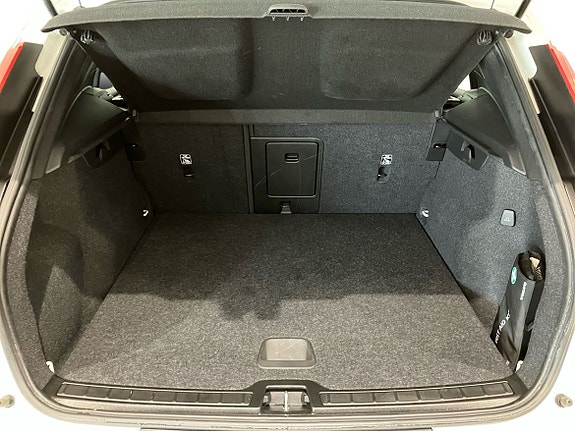 Volvo XC40 14 of 14