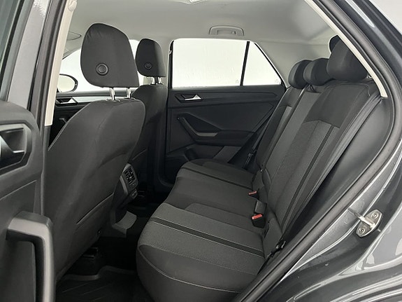 Volkswagen T-Roc 15 of 21