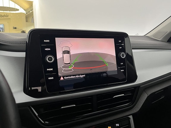 Volkswagen T-Roc 10 of 21