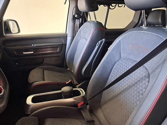 Volkswagen ID. Buzz 7 of 18