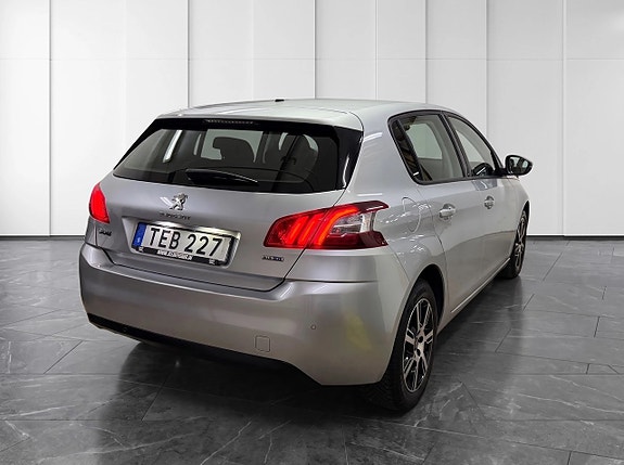 Peugeot 308 4 of 17