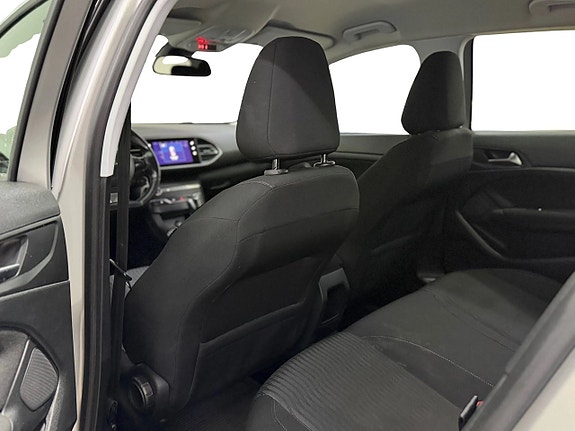 Peugeot 308 13 of 17