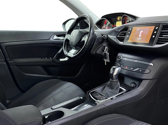 Peugeot 308 12 of 17