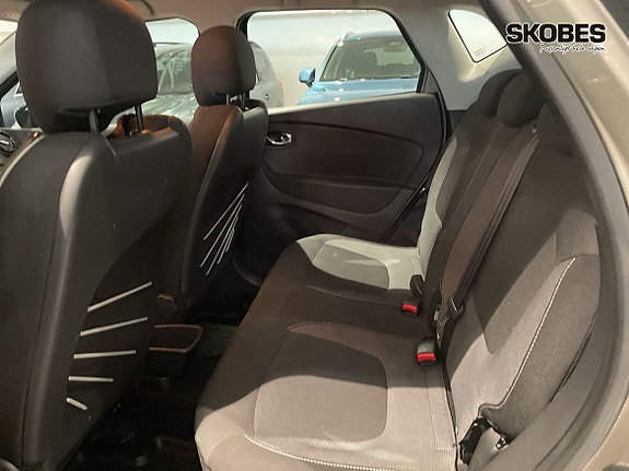 Renault Captur 8 of 16