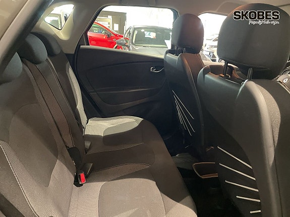 Renault Captur 9 of 16