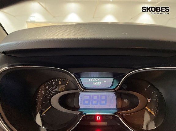 Renault Captur 12 of 16