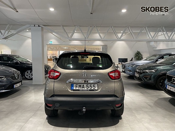 Renault Captur 5 of 16