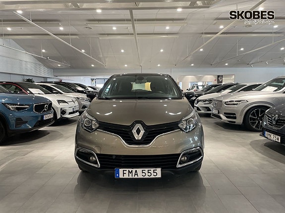 Renault Captur 2 of 16