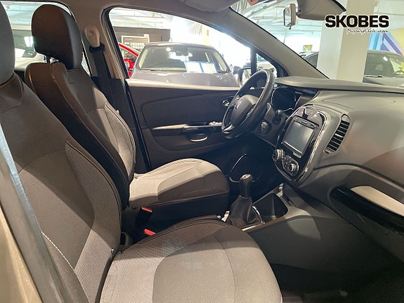 Renault Captur 10 of 16