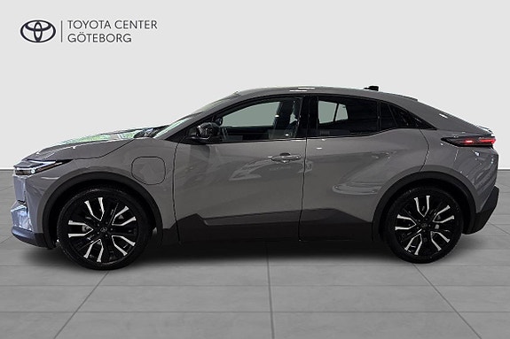 Toyota C-HR 4 of 12