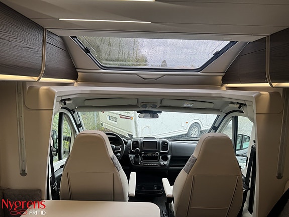 Adria MATRIX Supreme 670 SL Alde 180 hk 5 of 21