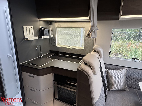 Adria MATRIX Supreme 670 SL Alde 180 hk 13 of 21