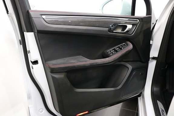 Porsche Macan GTS 8 of 27
