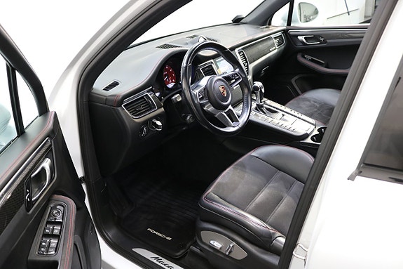 Porsche Macan GTS 7 of 27