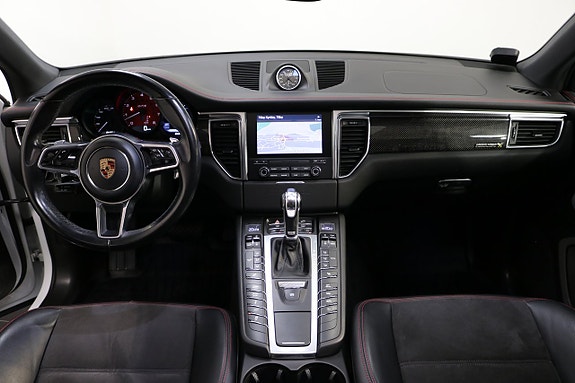 Porsche Macan GTS 12 of 27