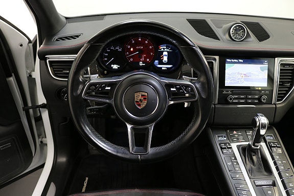 Porsche Macan GTS 9 of 27