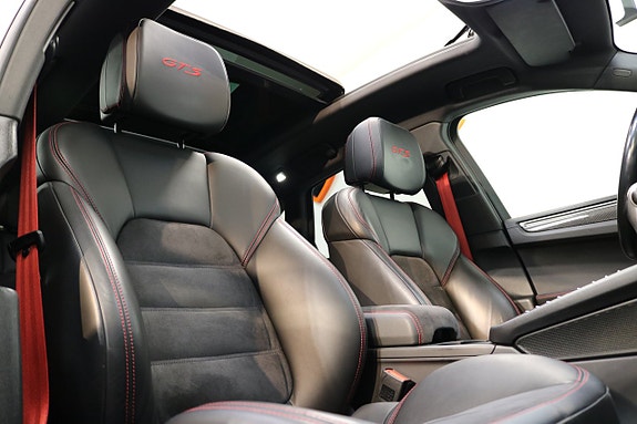 Porsche Macan GTS 15 of 27