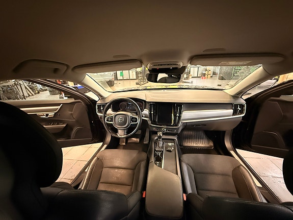 Volvo V90 6 of 8