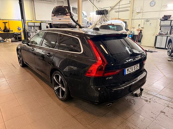 Volvo V90 2 of 8