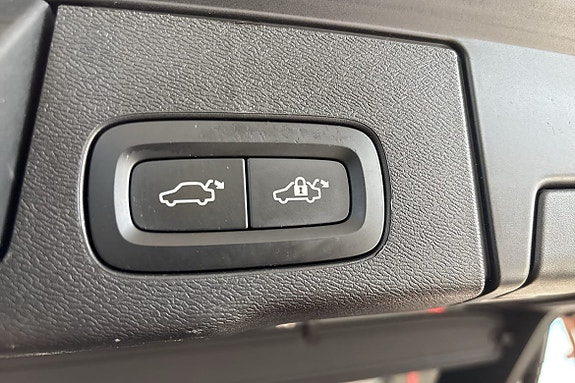Volvo XC60 17 of 26