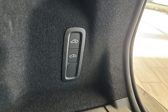 Volvo XC60 15 of 26