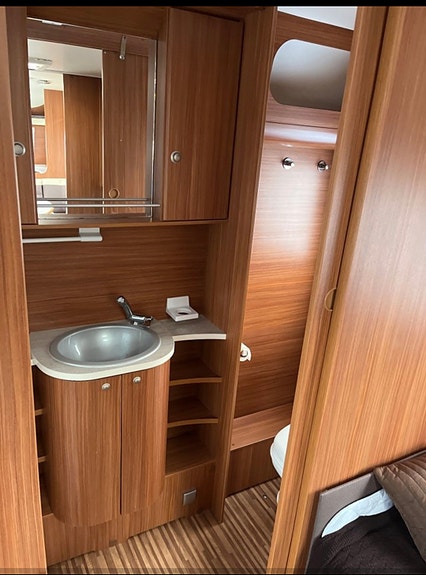 Adria Adora HT613 15 of 24