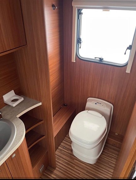 Adria Adora HT613 23 of 24