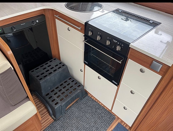 Adria Adora HT613 16 of 24