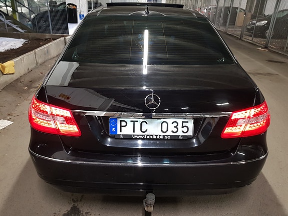 Mercedes-Benz E220 3 of 16