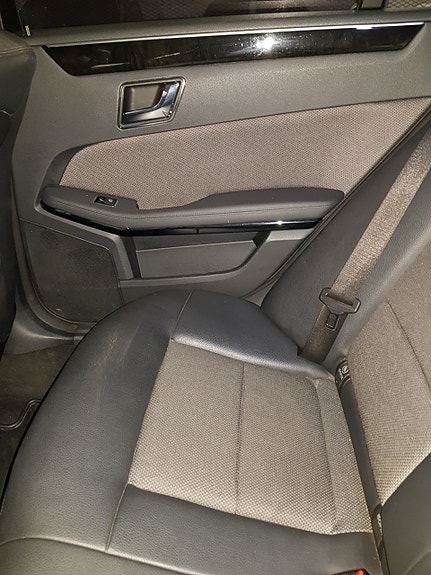 Mercedes-Benz E220 6 of 16