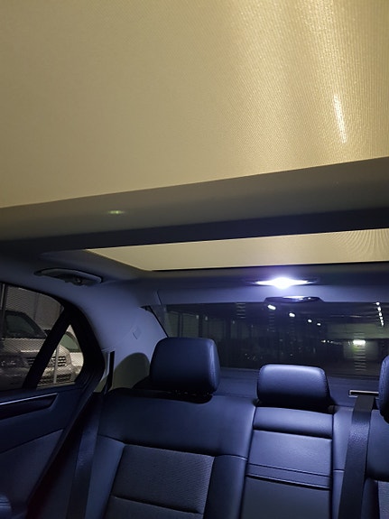 Mercedes-Benz E220 2 of 16