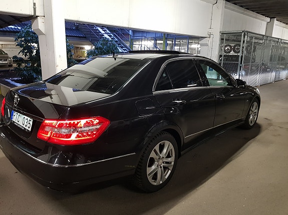 Mercedes-Benz E220 12 of 16