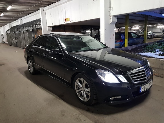Mercedes-Benz E220 13 of 16