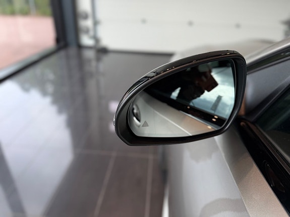 Mercedes-Benz C300 8 of 19