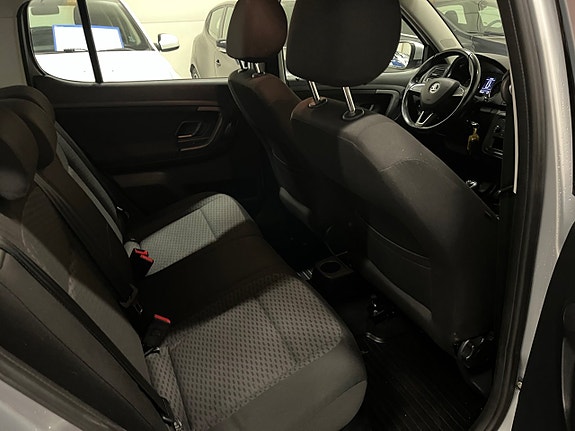 Skoda Fabia 9 of 13