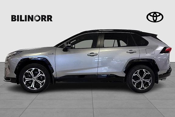 Toyota RAV4 Plug-in Hybrid 4 of 12