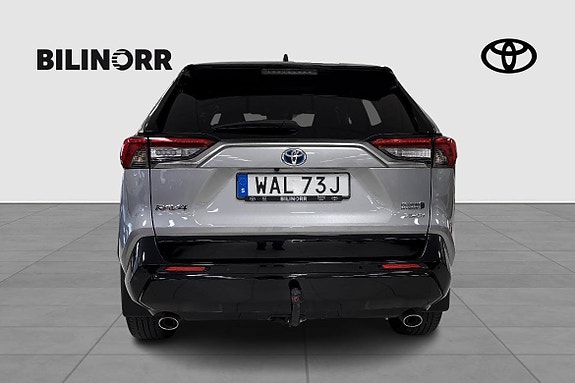 Toyota RAV4 Plug-in Hybrid 5 of 12