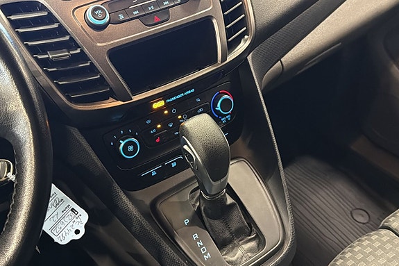 Ford Transit Connect 13 of 18