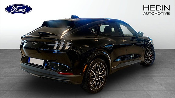 Ford Mustang Mach-E 7 of 12