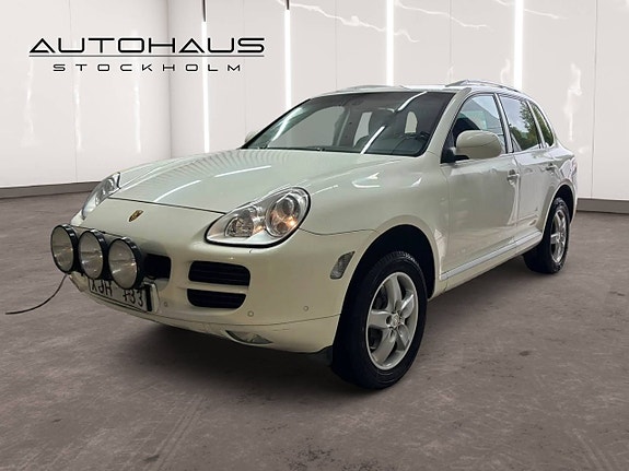 Porsche Cayenne 3 of 20