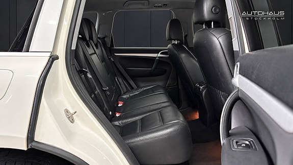 Porsche Cayenne 17 of 21
