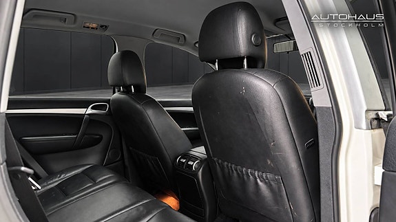 Porsche Cayenne 16 of 21