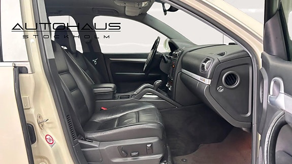 Porsche Cayenne 11 of 20
