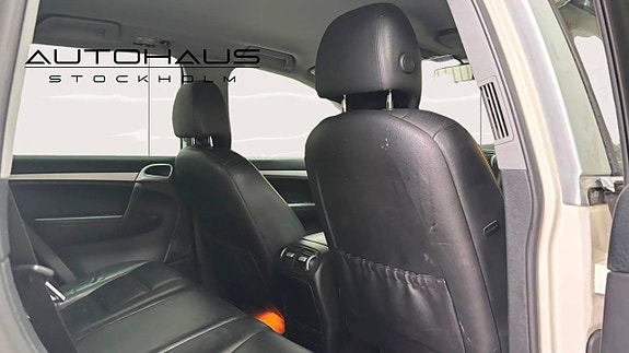 Porsche Cayenne 16 of 20