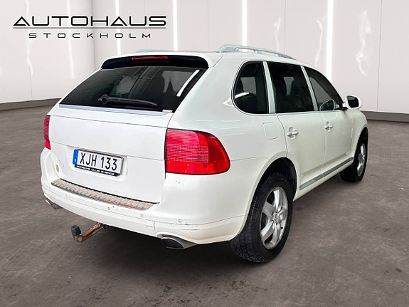 Porsche Cayenne 4 of 20