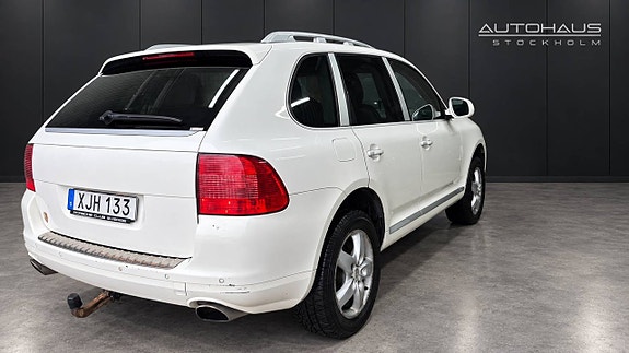 Porsche Cayenne 6 of 21